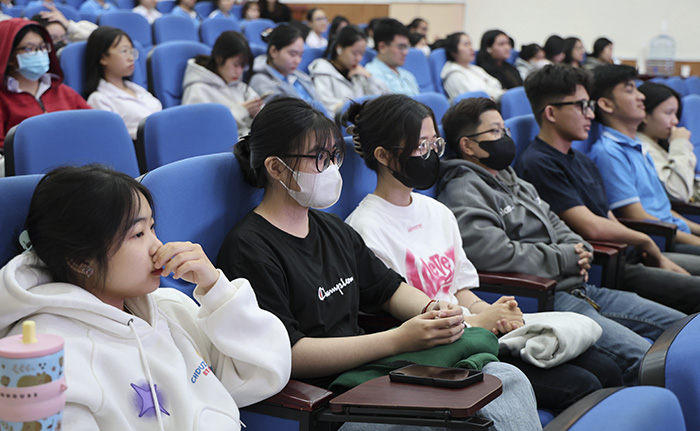 Nâng cao năng lực số PWEV cho sinh viên